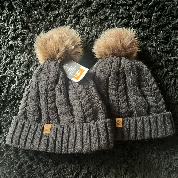 TIMBERLAND GRAY CABLE KNIT POM BEANIE - Picture 1 of 3